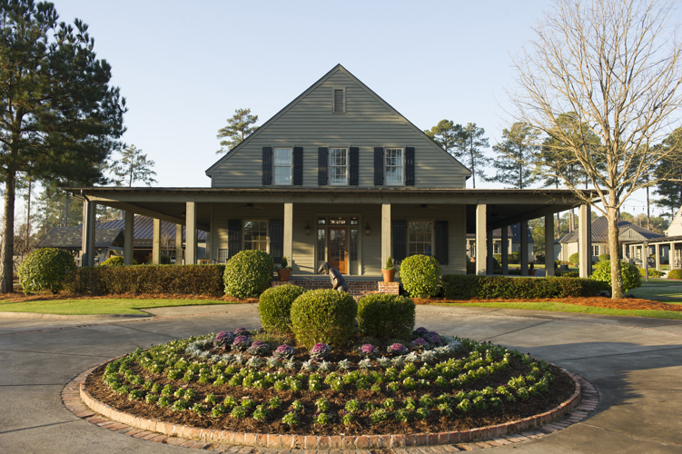 Clubhouse W_Courtyard