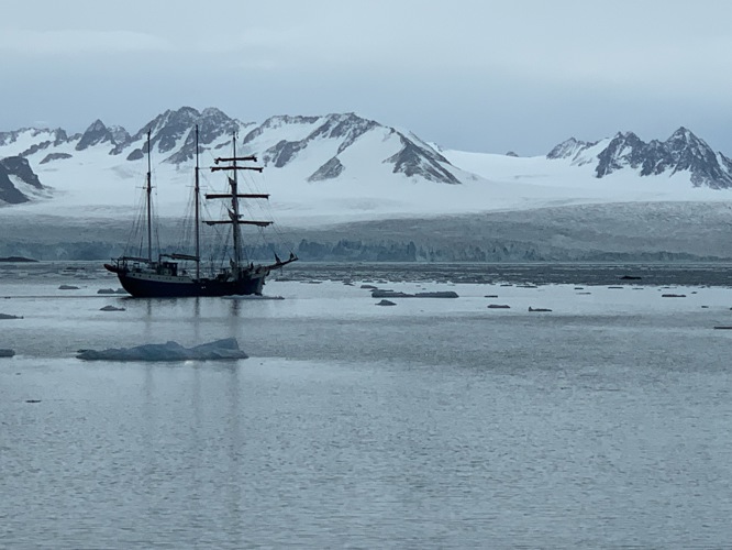 Crazy sailing in this region