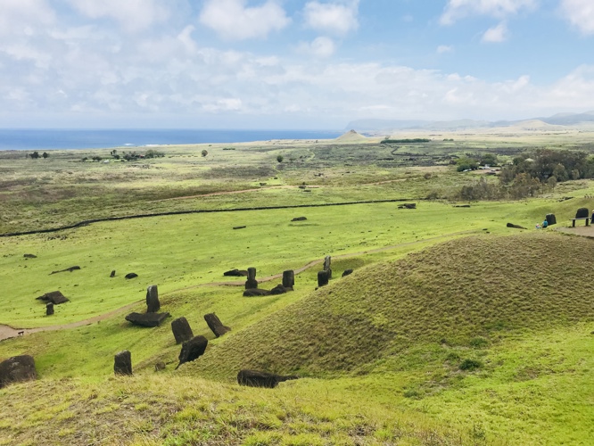Moai that never left the quarry