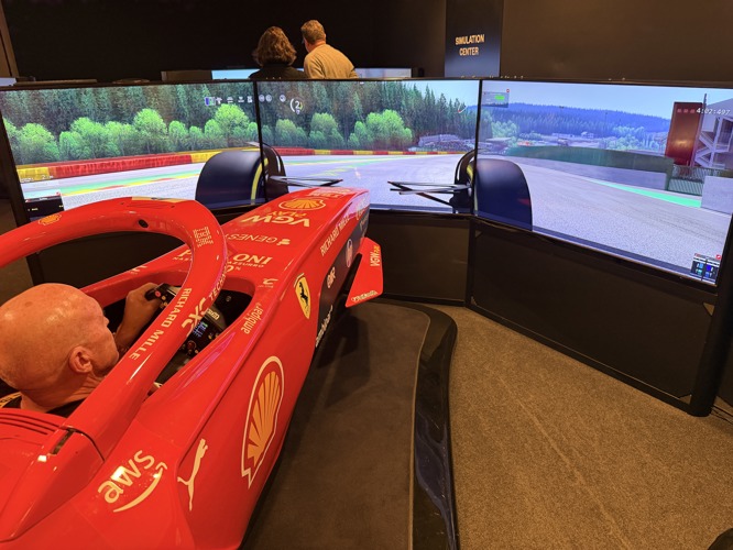 Trying the F1 simulator myself!